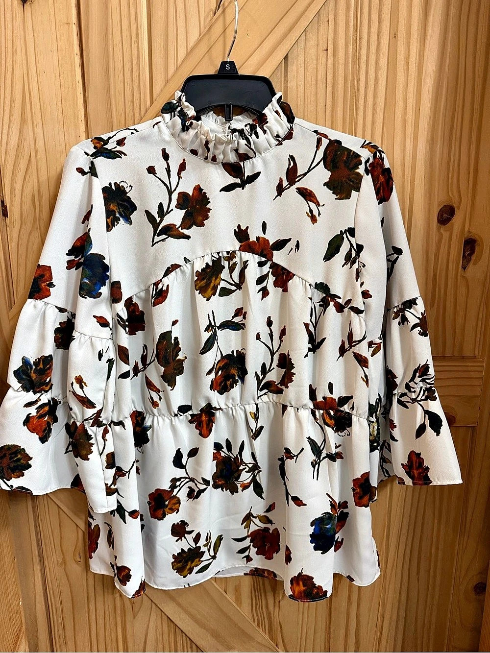 Cato Floral Ruffle Blouse in White & Brown Size Small